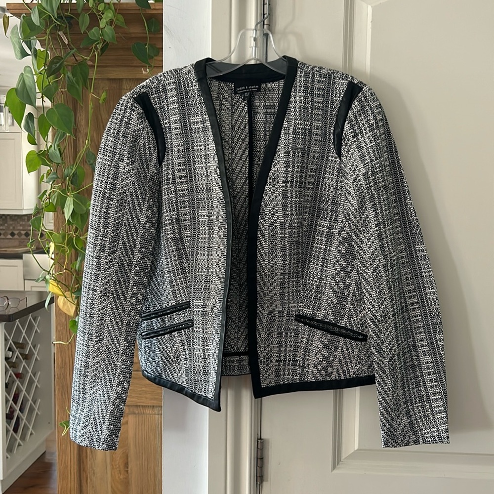 Hot for Fall! Judith & Charle Black/White Tweed Blazer with Leather Trim size 12